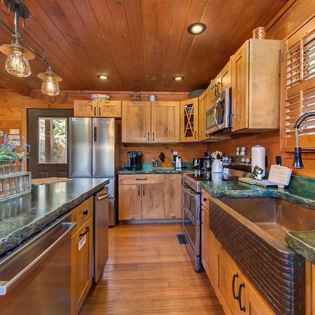 The Buckhorn By Stony Brook Cabins Гетлинбург Екстериор снимка