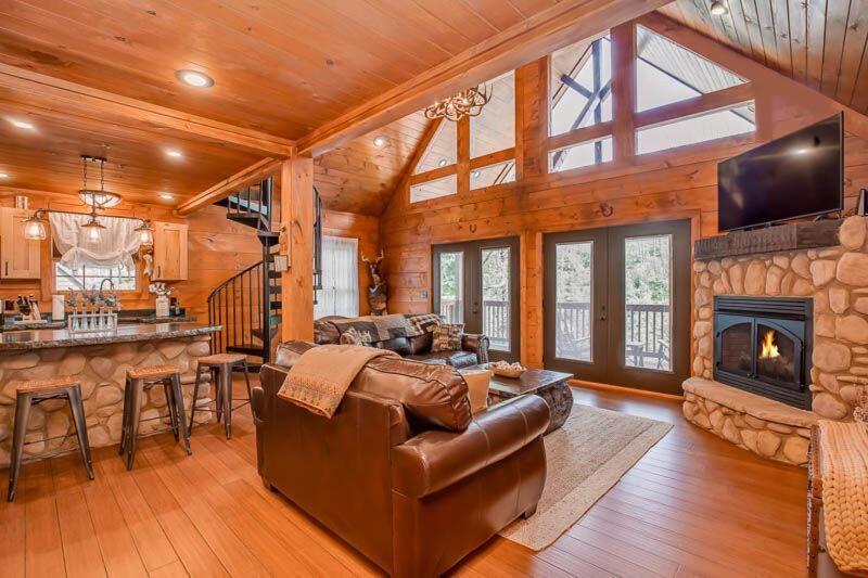 The Buckhorn By Stony Brook Cabins Гетлинбург Екстериор снимка