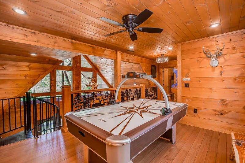 The Buckhorn By Stony Brook Cabins Гетлинбург Екстериор снимка